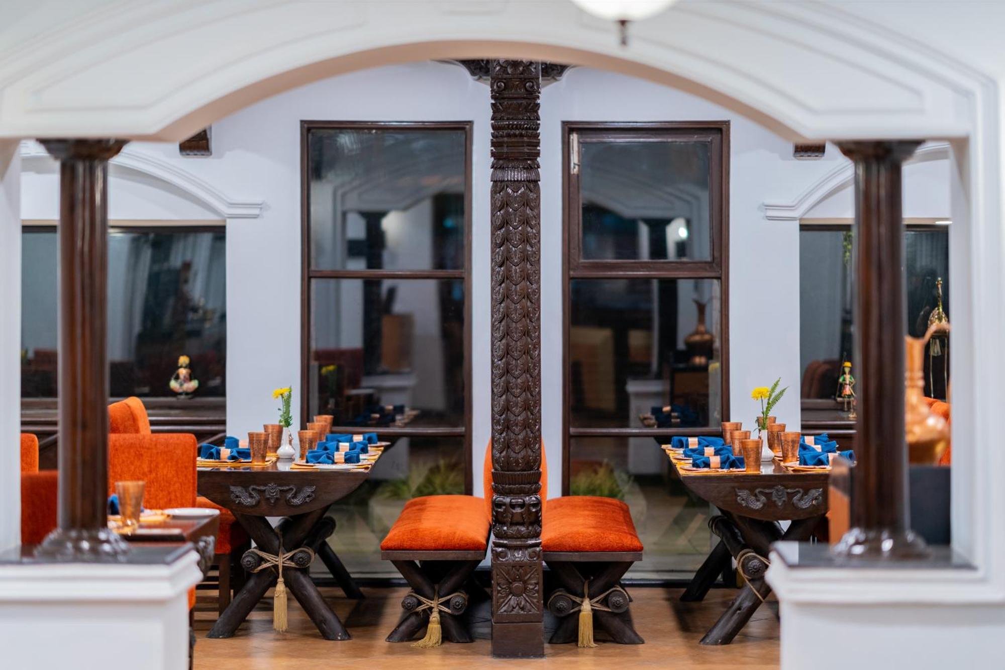 Hotel The Soaltee Kathmandu Exterior foto